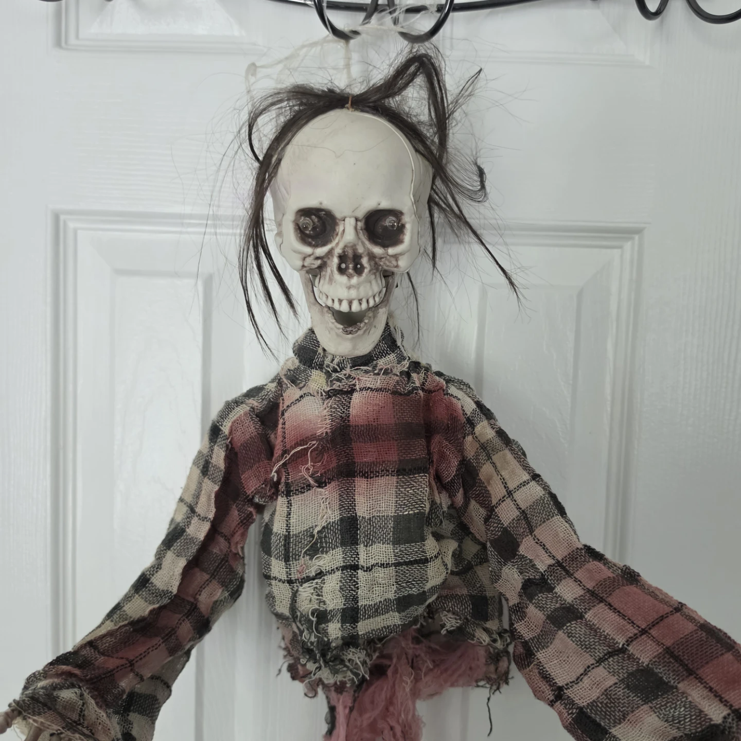 Music/Movement Hanging Halloween Skeleton Decoration - photo 3