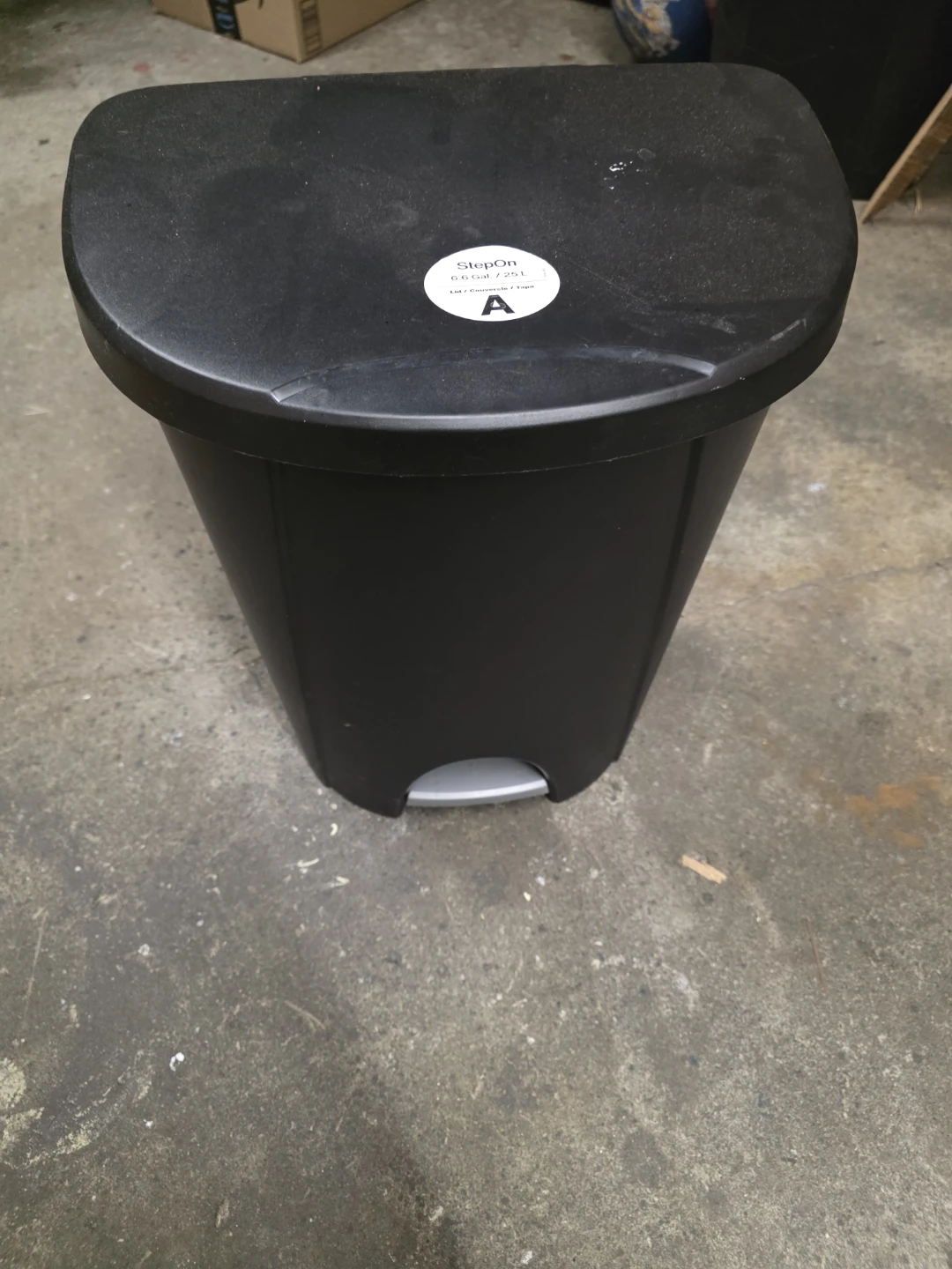 Sterilite StepOn Garbage Can 6.6 Gal / 25 L - photo 3