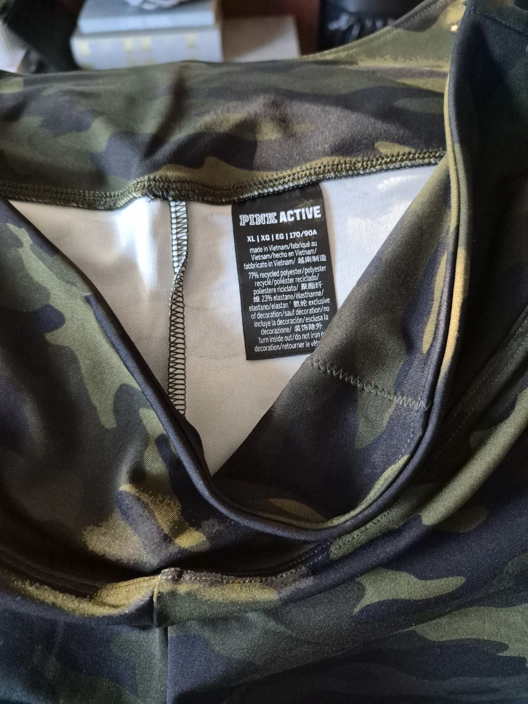 PINK Active Camo Leggings XL - photo 2