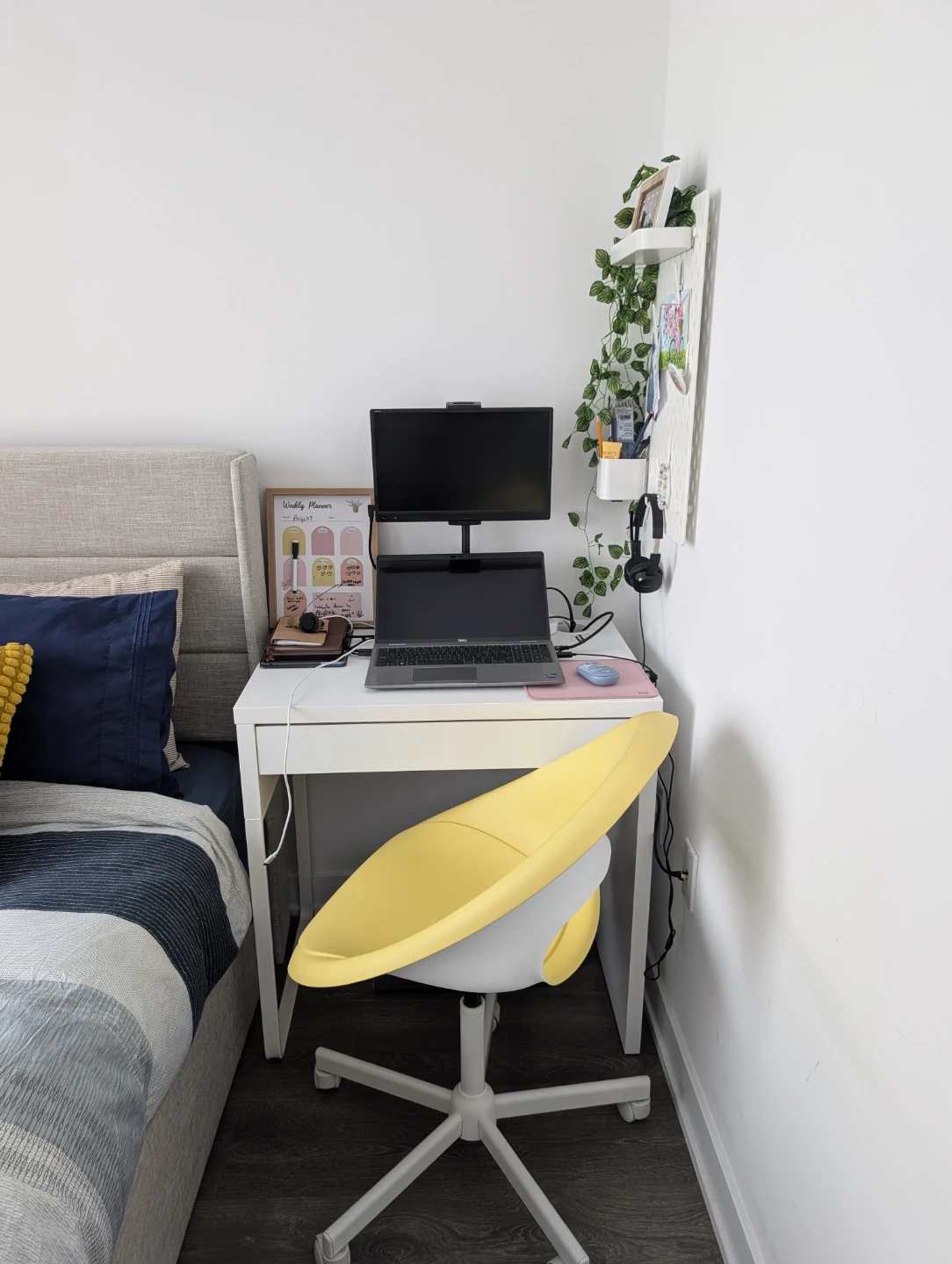 IKEA ELDBERGET Yellow Swivel Chair – Discontinued Colour - photo 4
