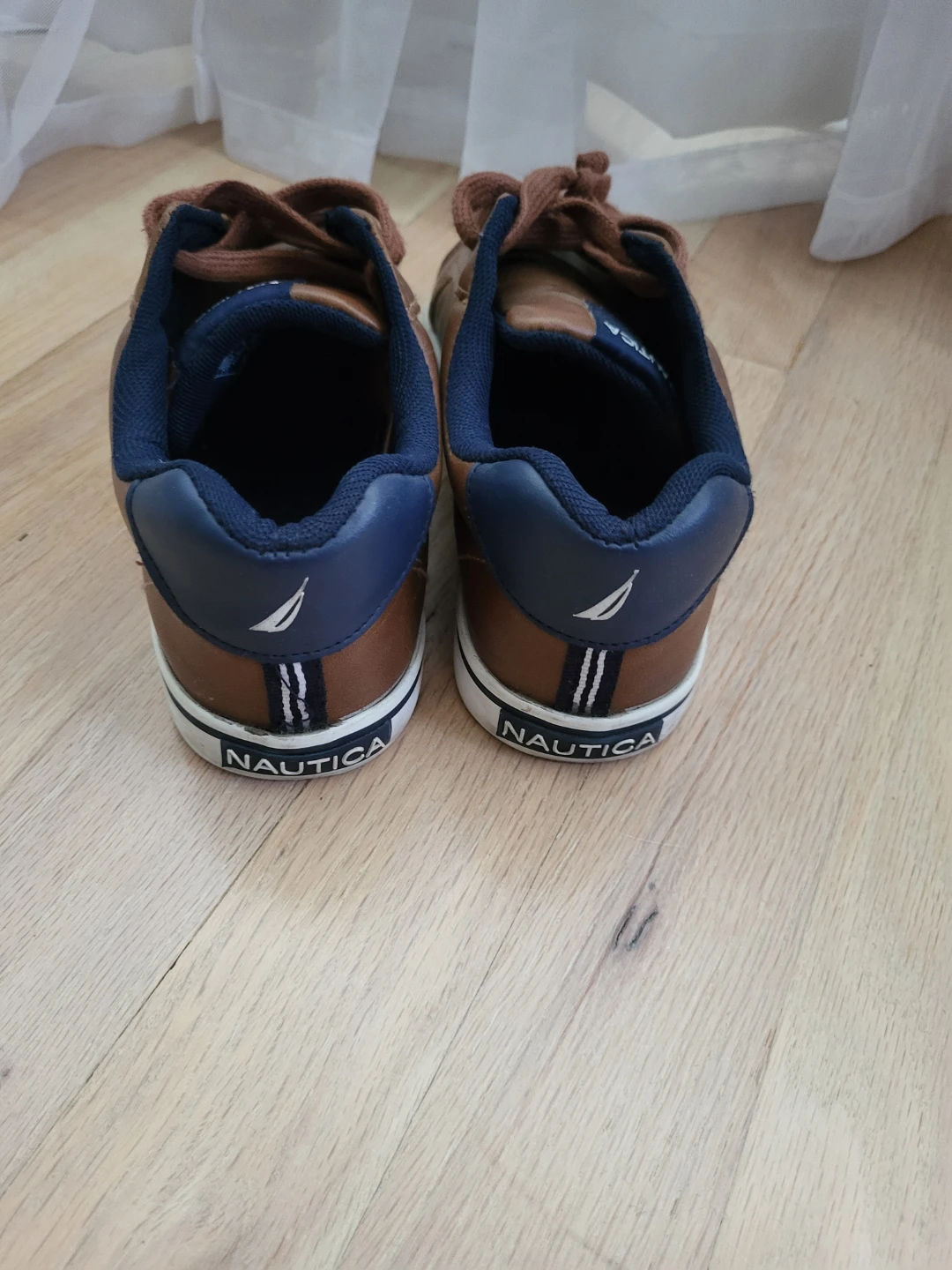 Nautica Brown Lace-Up Sneakers - Youth Size 2 - photo 3
