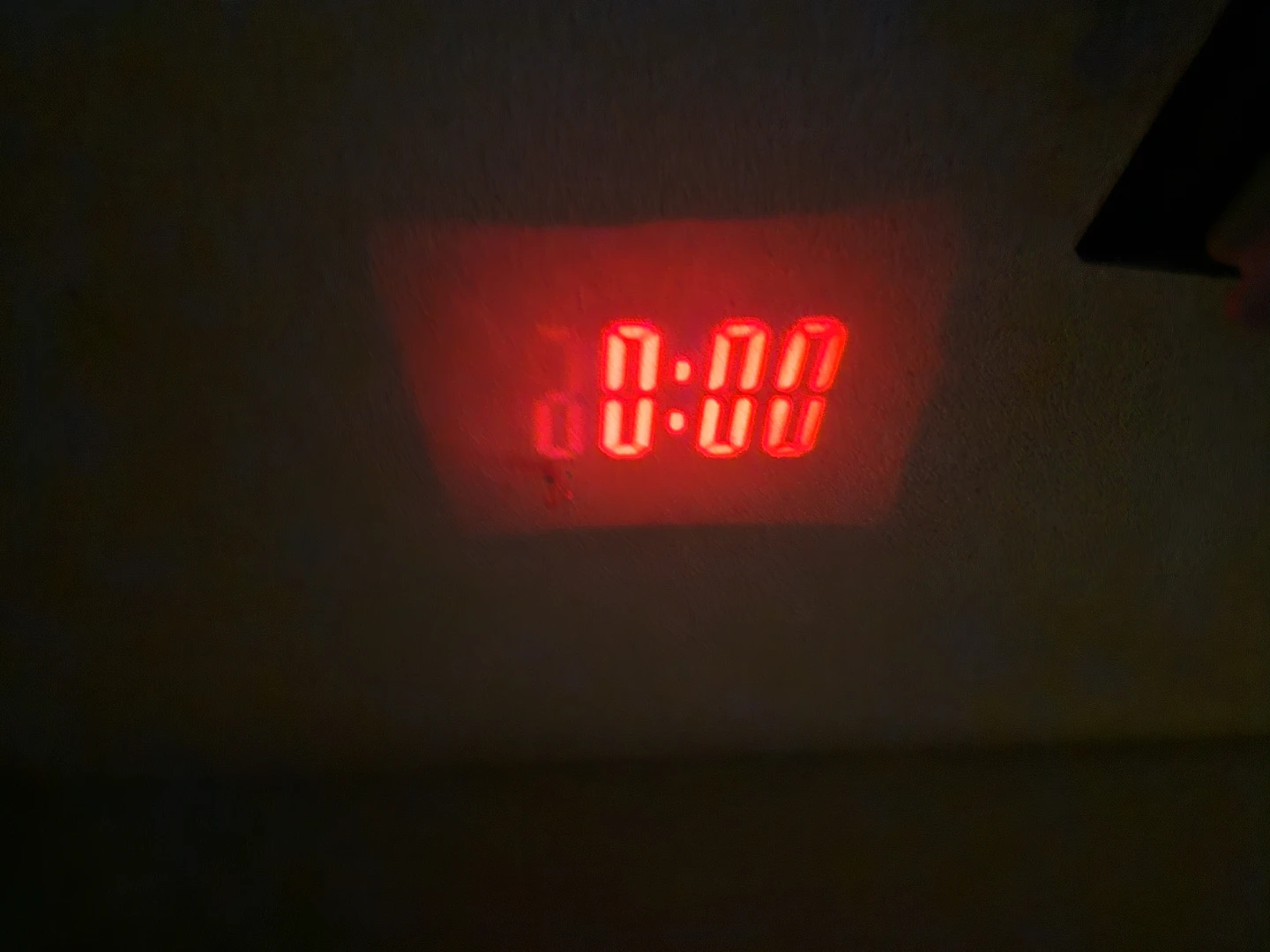 Digital Projection Alarm Clock - photo 4