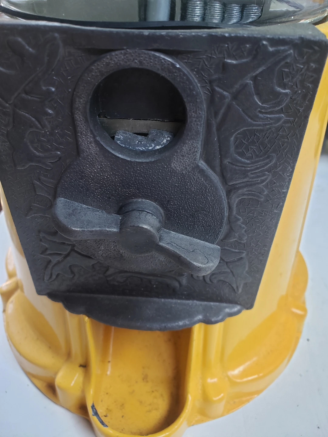 Yellow Gumball Machine 9” with Glass Globe TAIWAN - photo 2