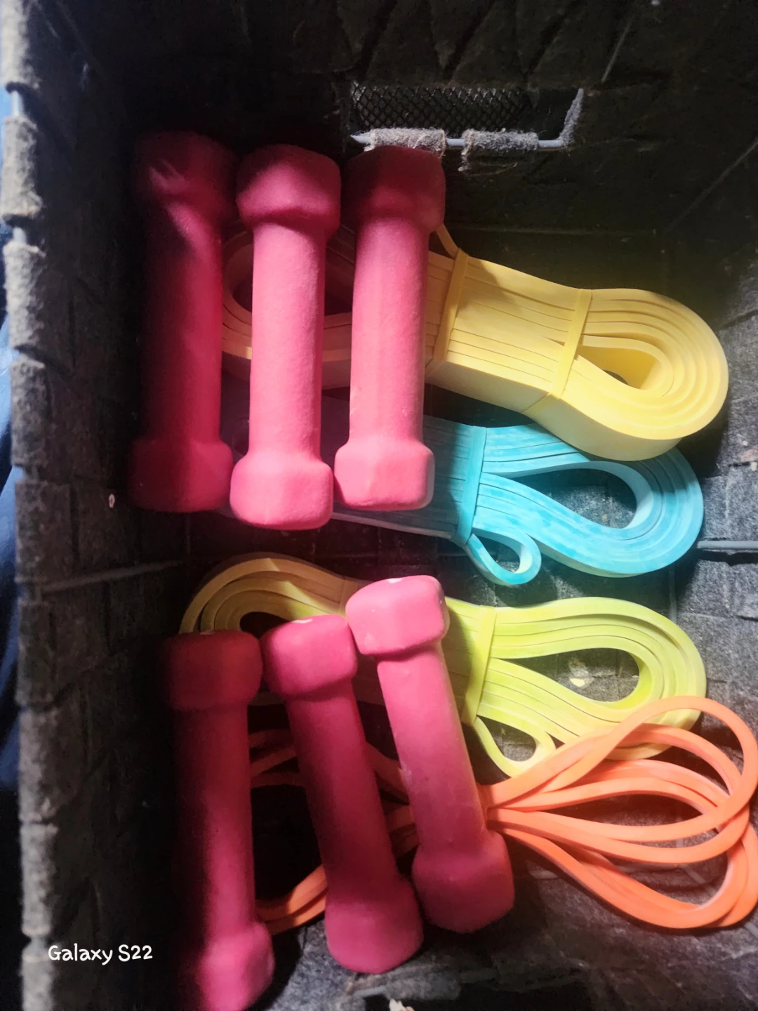 Set of 6 Pink Dumbbells and 4 Resistance Bands