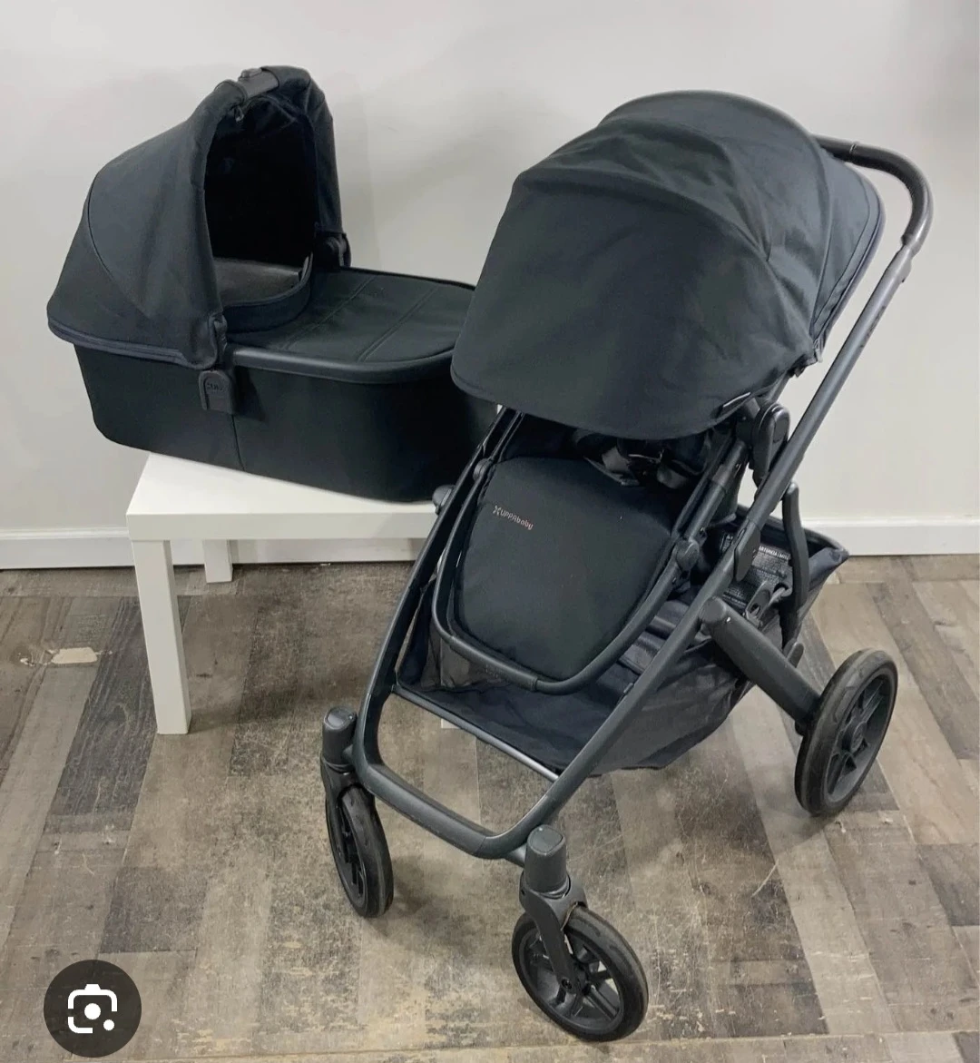 UPPAbaby Vista Stroller with bassinet and rumble seat combo.