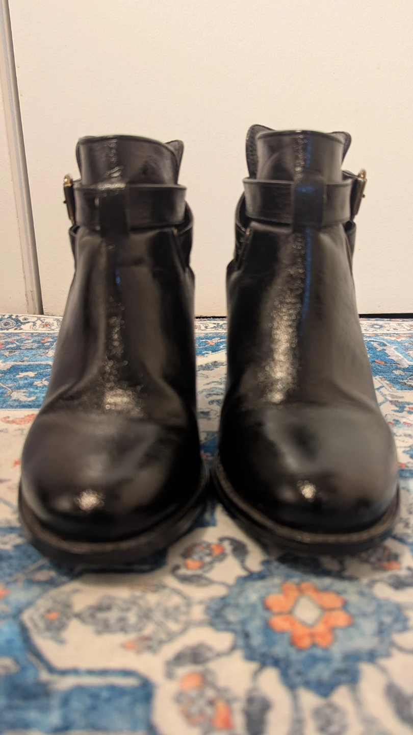 Original  Leather Ankle Boots. Size 6.5 - photo 2