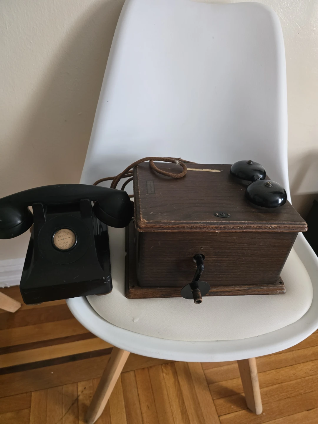 Vintage Black Bakelite Rotary Telephone - photo 2