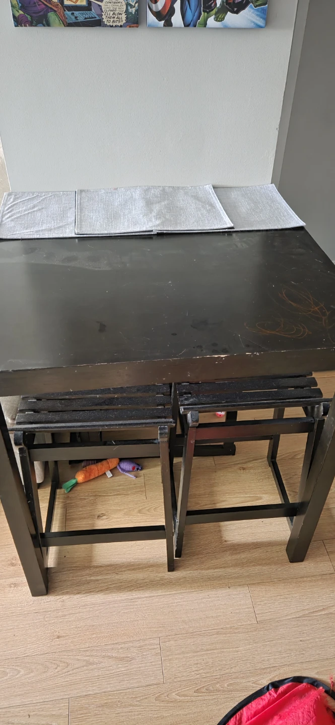 Table and 4 Stools