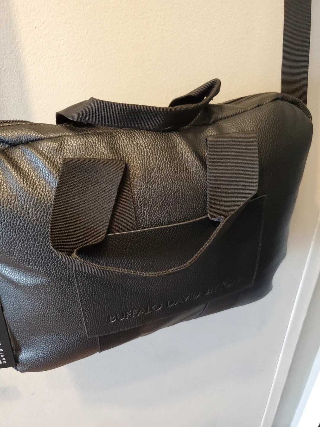 Buffalo David Bitton Leather  Crossbody Bag Brand New - photo 4