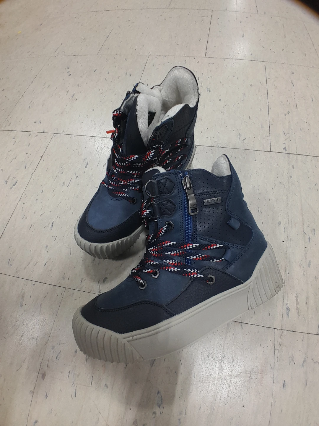Pajar Snow Boots Women's Size 6 - photo 2