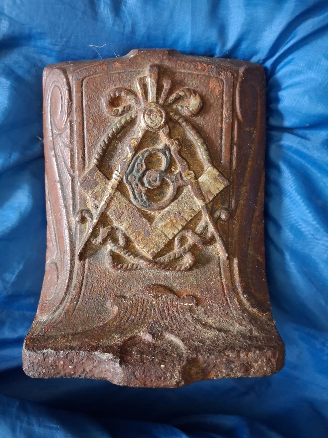 Vintage Masonic Square and Compasses Doorstop - photo 2
