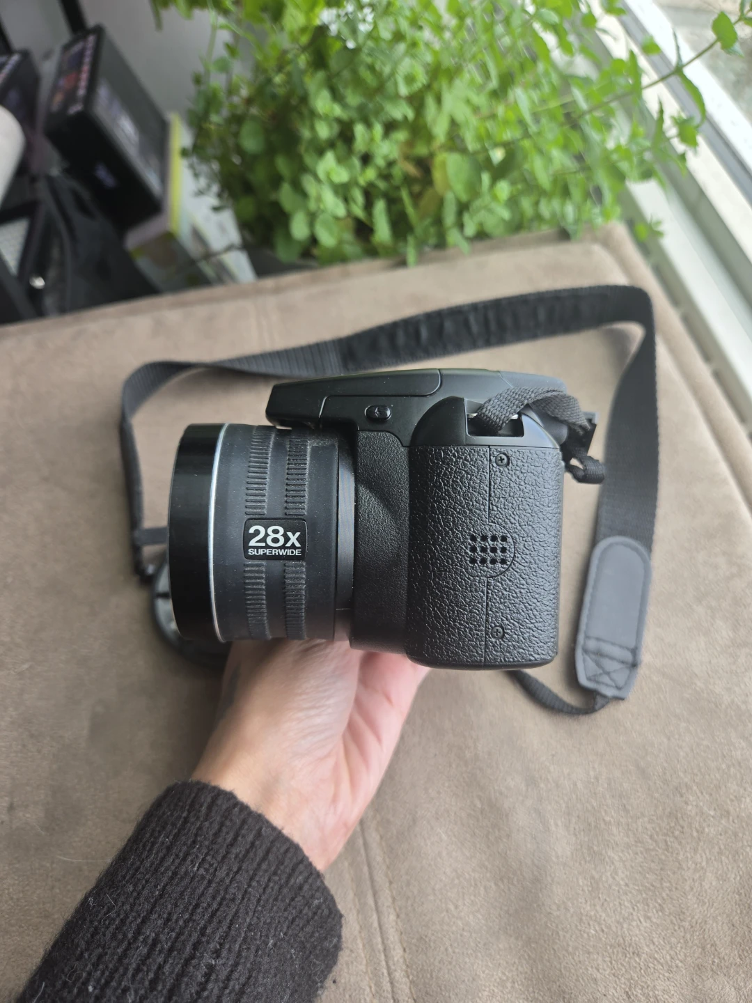 Fujifilm FinePix 26x Zoom Camera - photo 2
