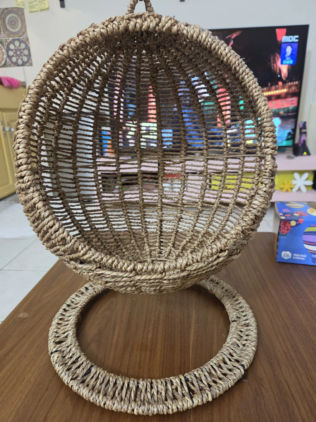 Woven Round Basket with Stand