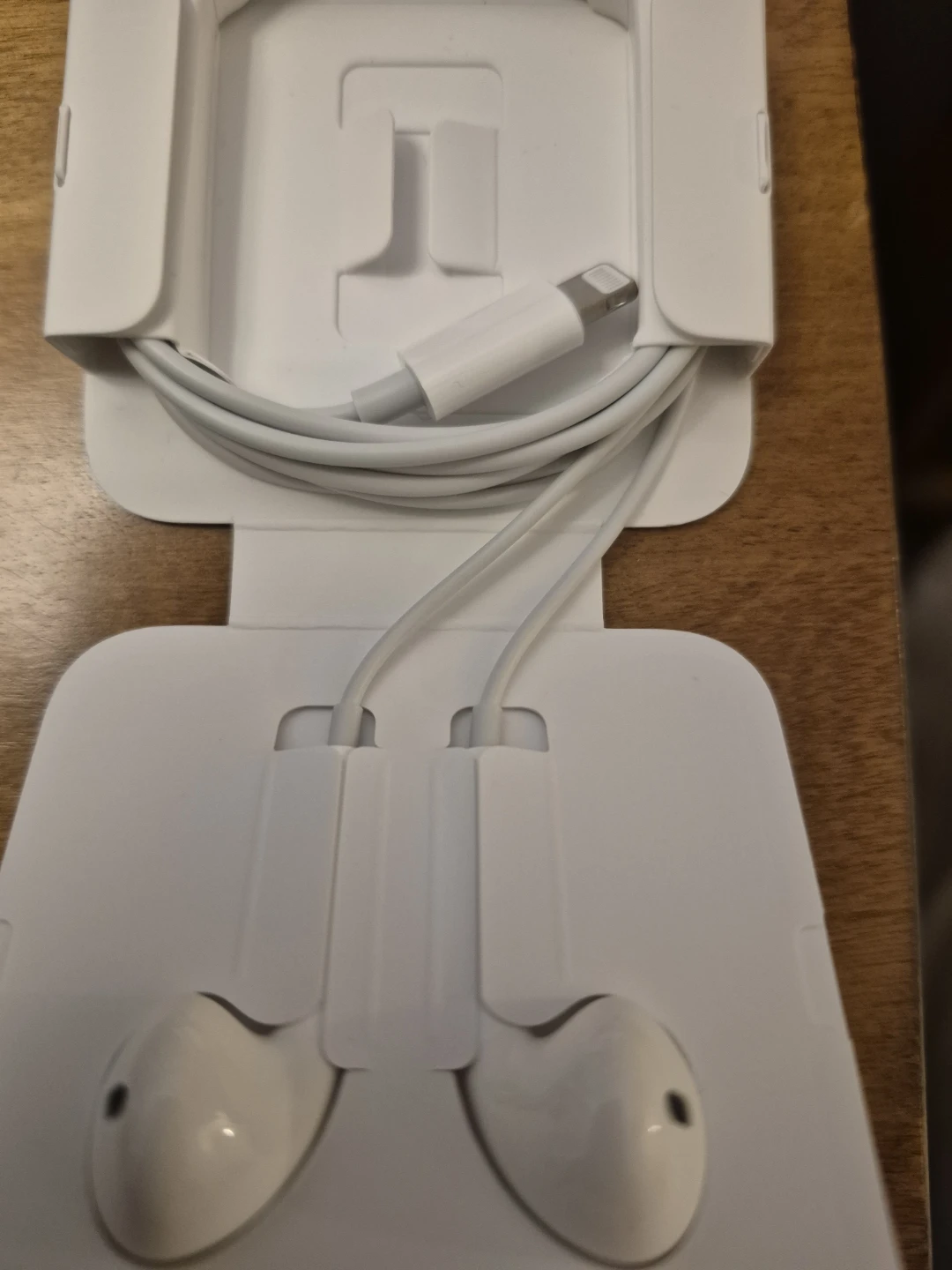 Apple EarPods with Lightning Connector - photo 3