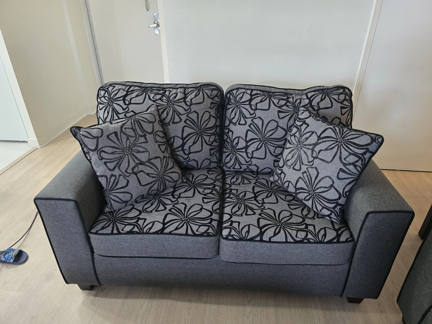 Grey Floral Sofa Set - photo 2