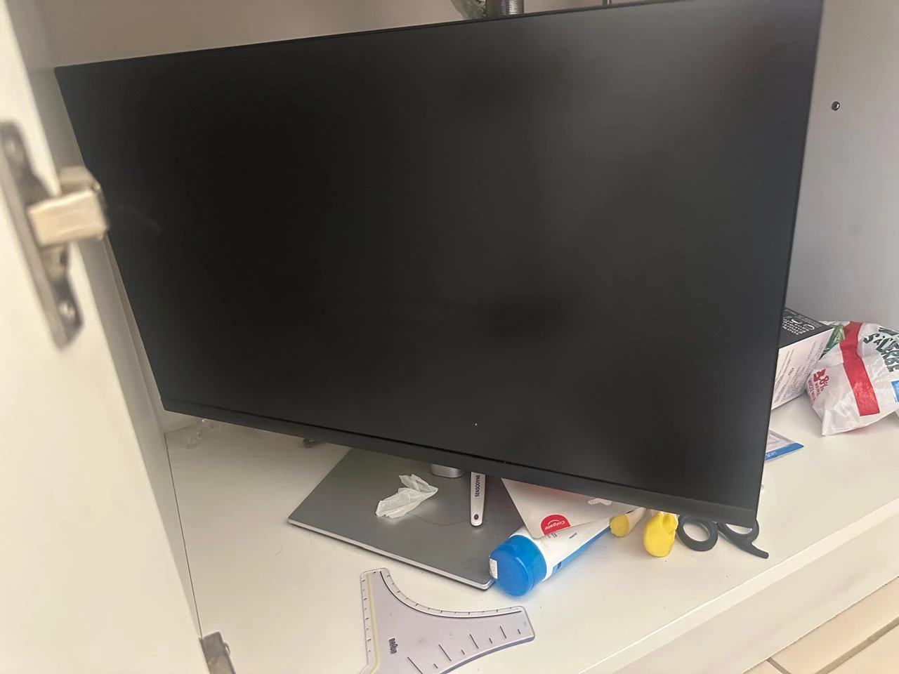 Dell 24 inch monitor @ 600 fleet street