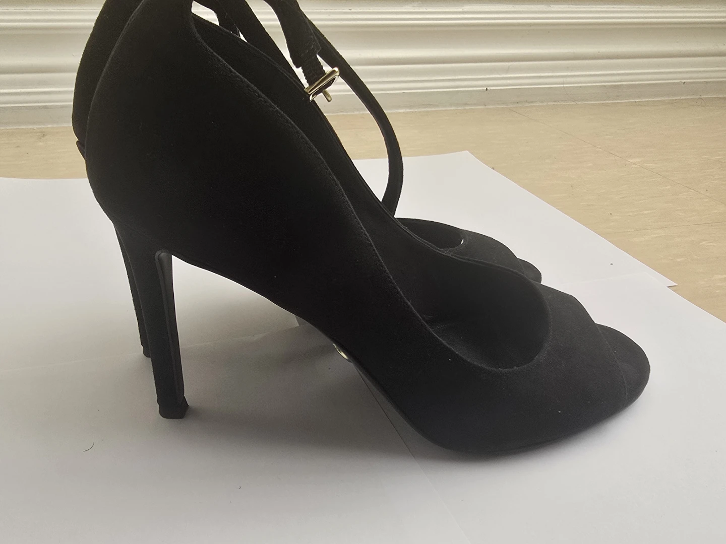 Michael Kors Black Suede Heels Size 8.5M - photo 3
