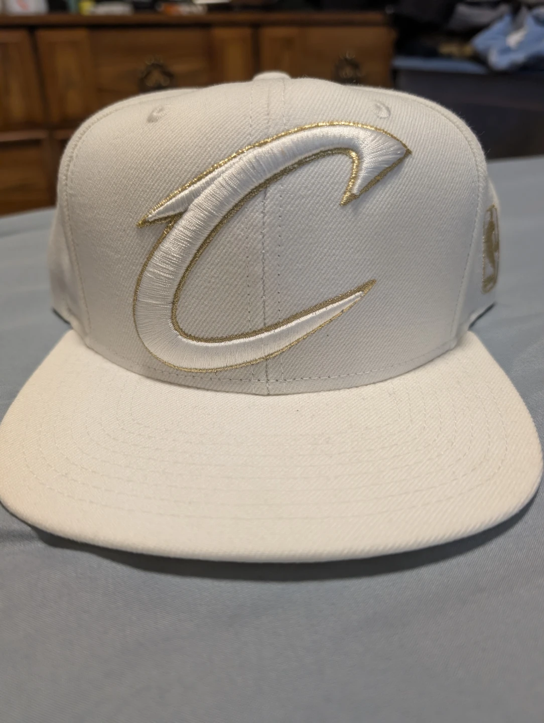 Mitchell & Ness White Cleveland Cavaliers Snapback Hat