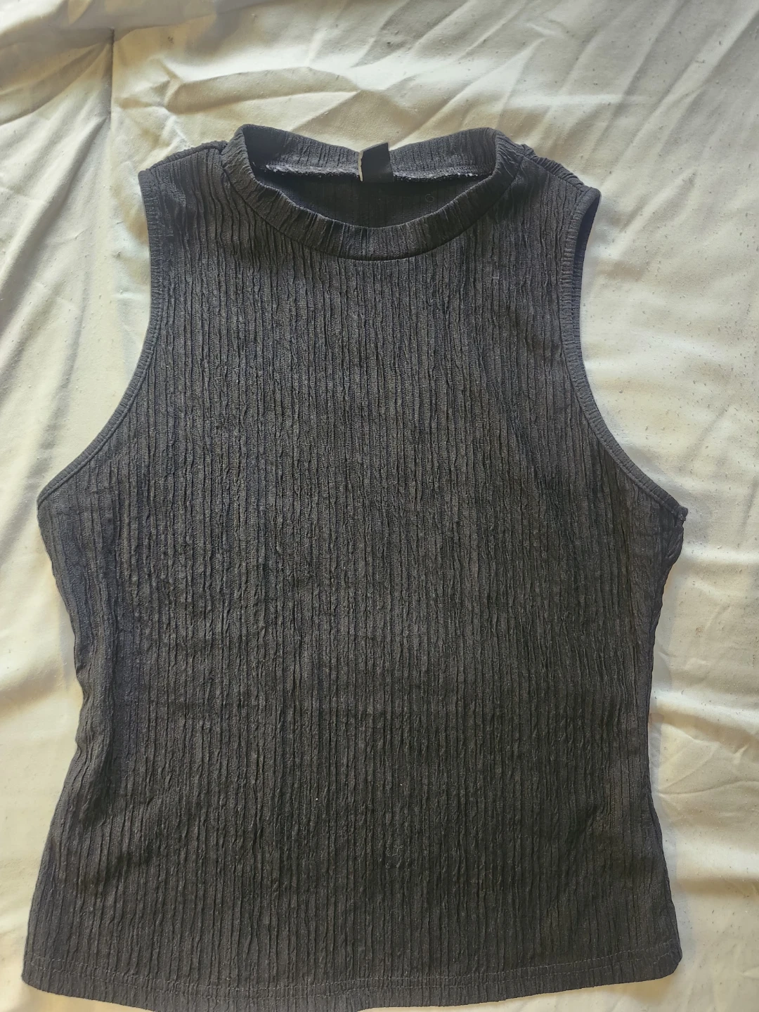 SHEIN Textured Mock Neck Sleeveless Top