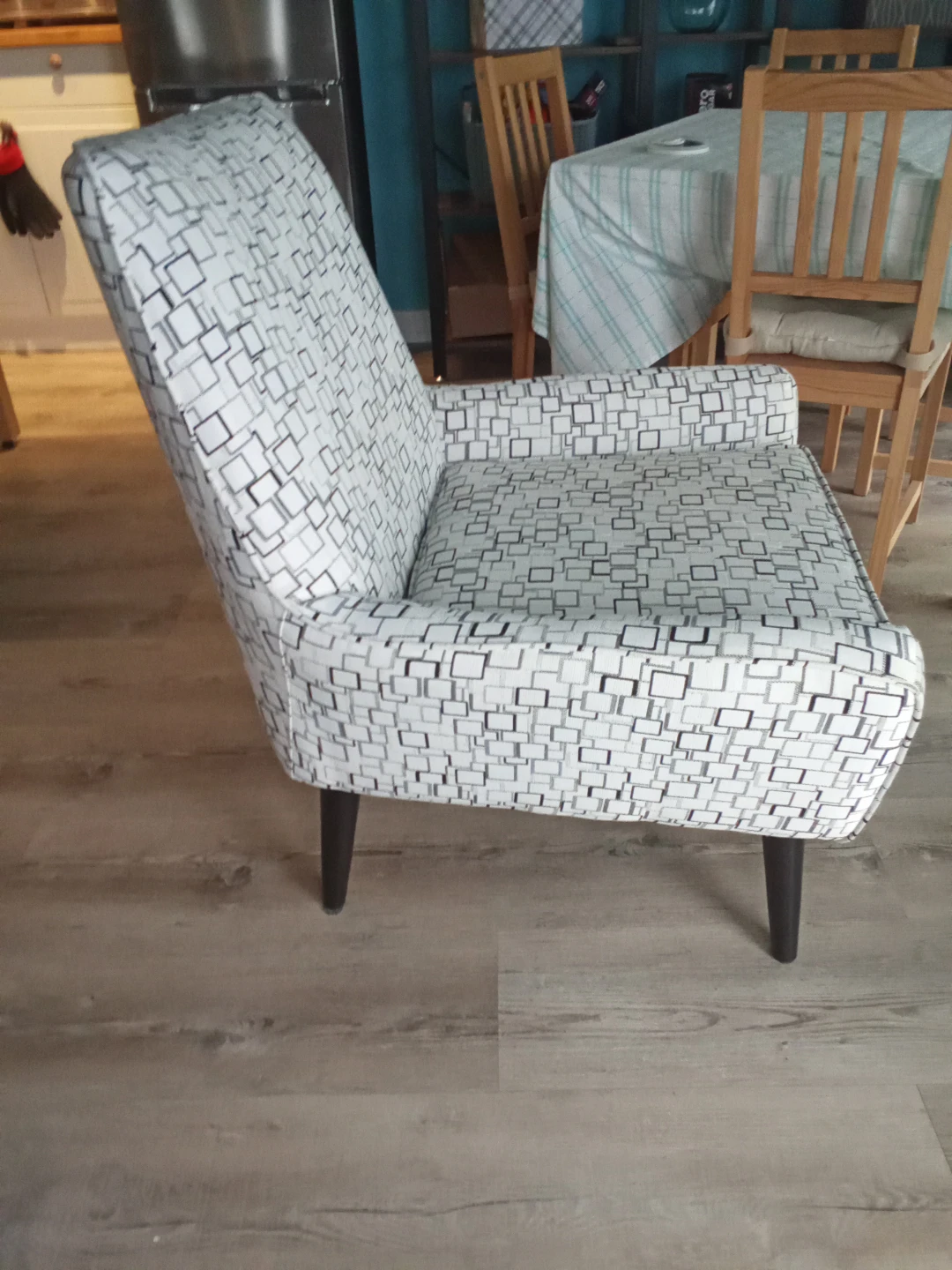 Accent Chair with Geometric Pattern - photo 5