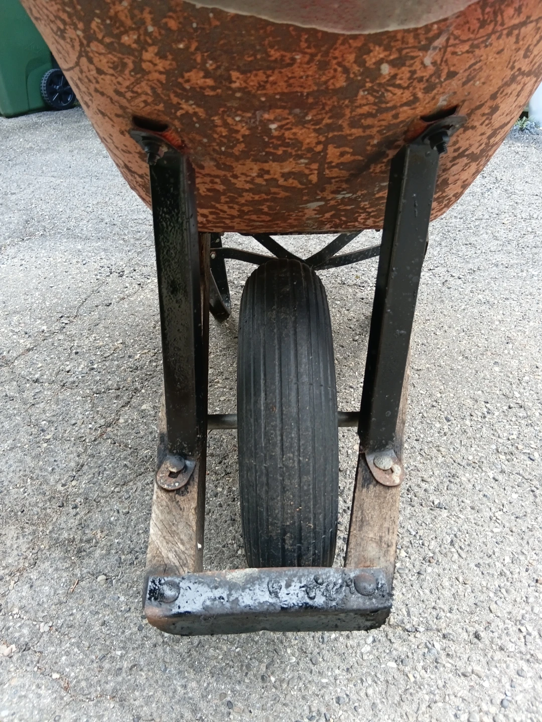 Heavy Duty Metal Red Wheelbarrow - photo 3