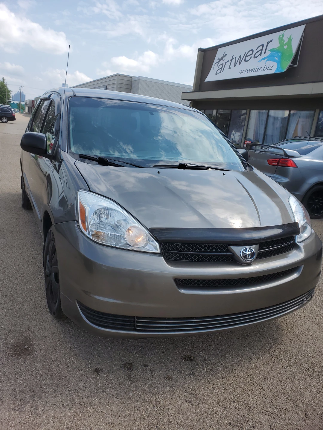 2004 Toyota Sienna CE Minivan - photo 2
