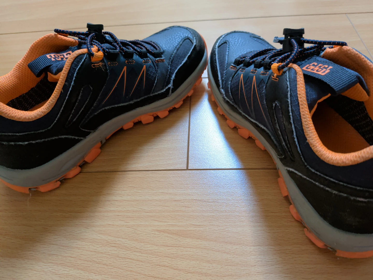 Dockers by Gerli Black and Orange Sneakers - photo 2