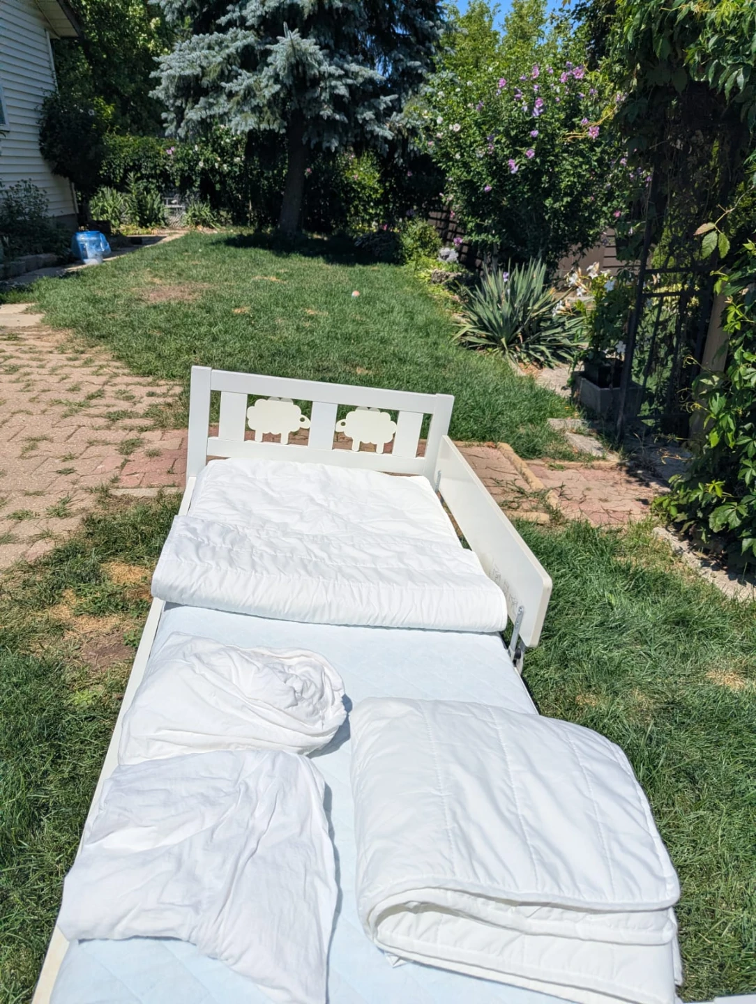 Ikea Toddler bed with mattress - photo 2