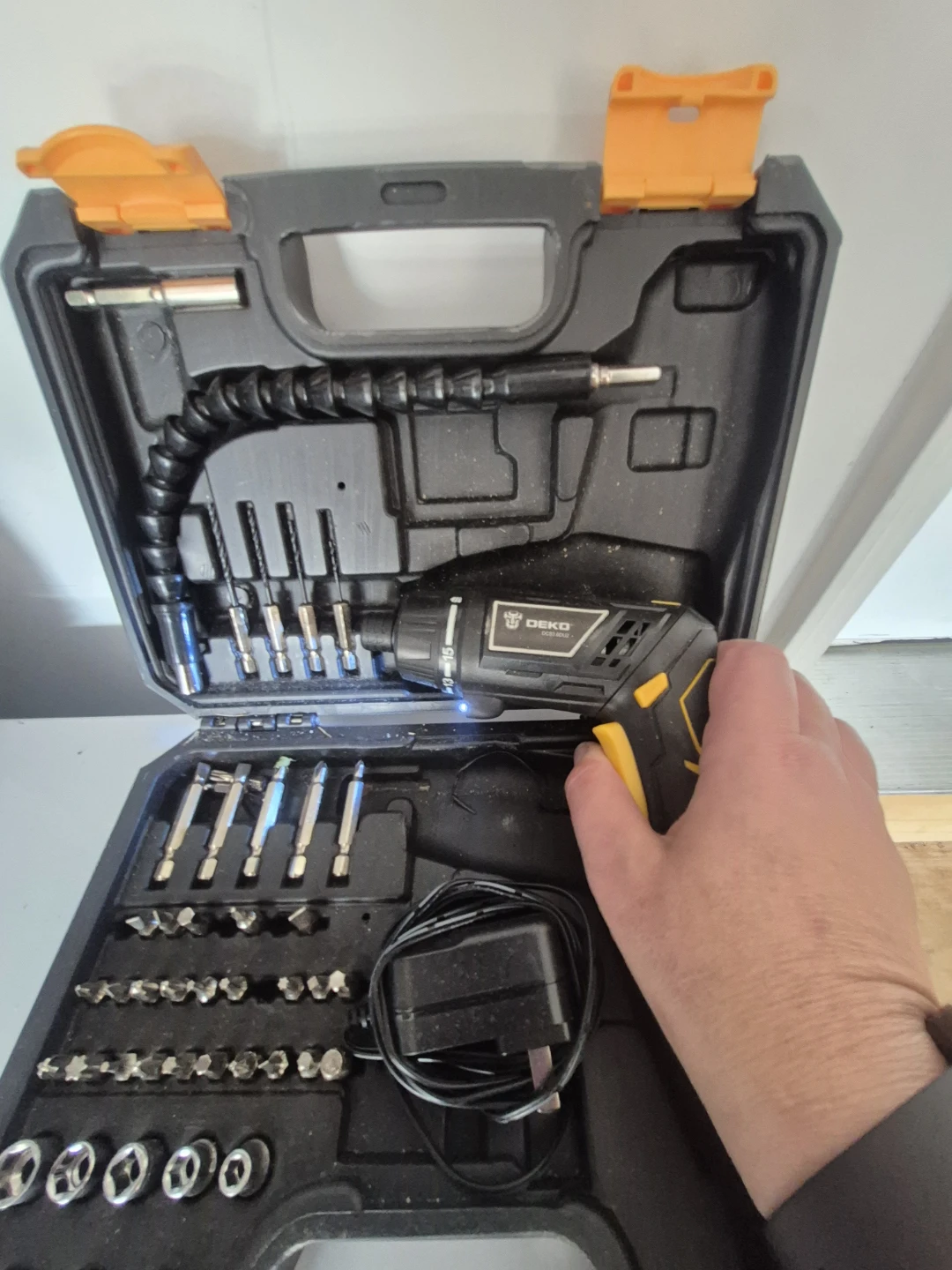 DEKO Cordless Electric Screwdriver Set with Case - photo 2