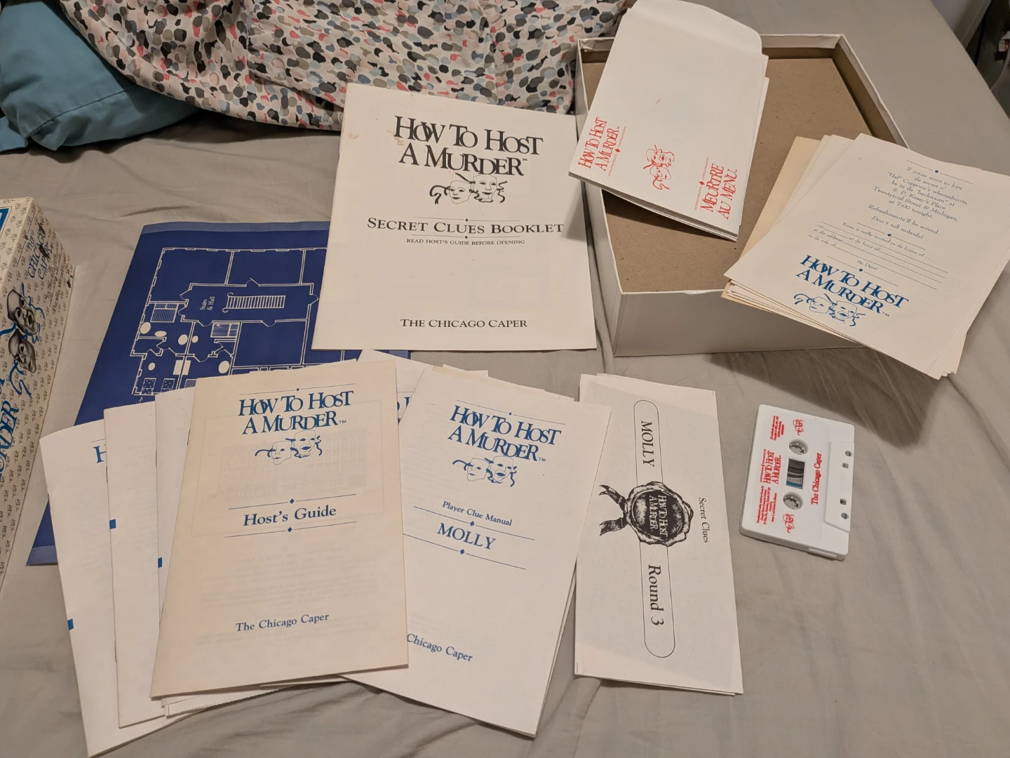 How to Host a Murder: The Chicago Caper Mystery Game - photo 3