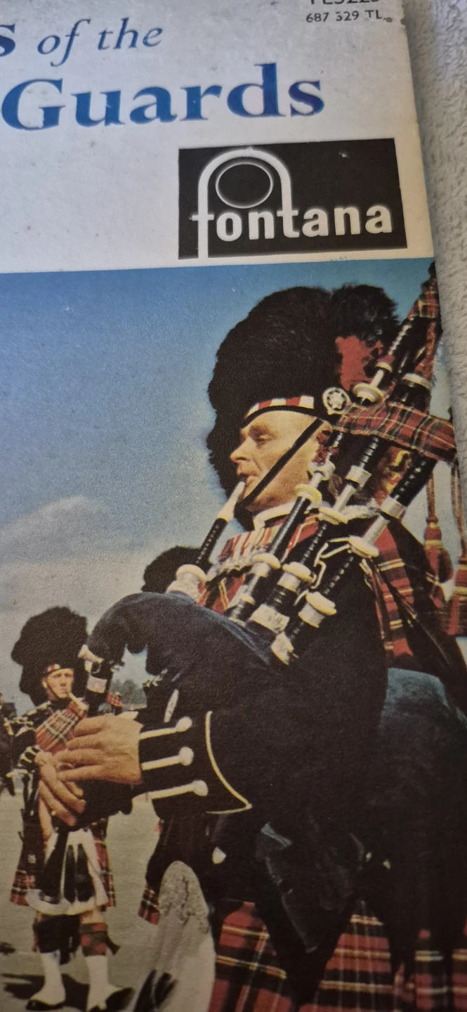 The Pipes & Drums of the 1st Battalion Scots Guards Vinyl Record - photo 4