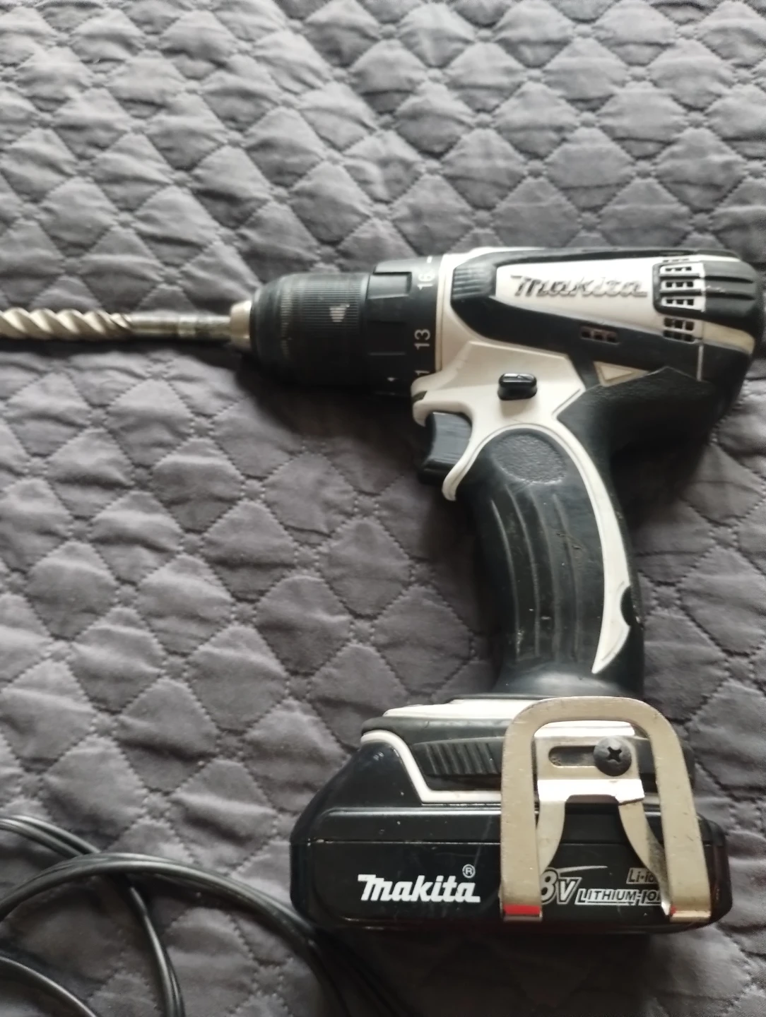 Makita Cordless Drill Set with Bits and Charger - photo 2