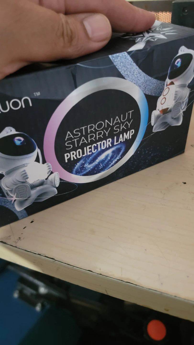 IZUON Astronaut Starry Sky Projector Lamp - photo 3