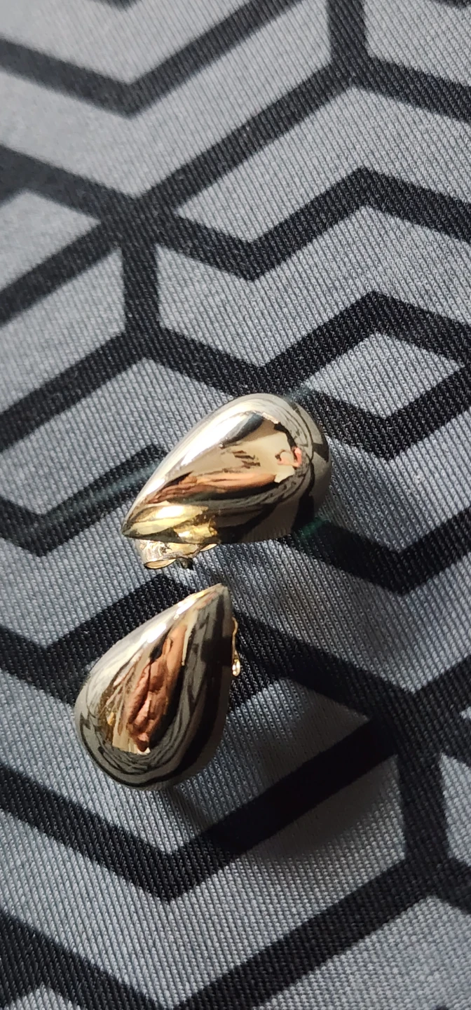 Gold Tone tear drop Earrings - photo 4