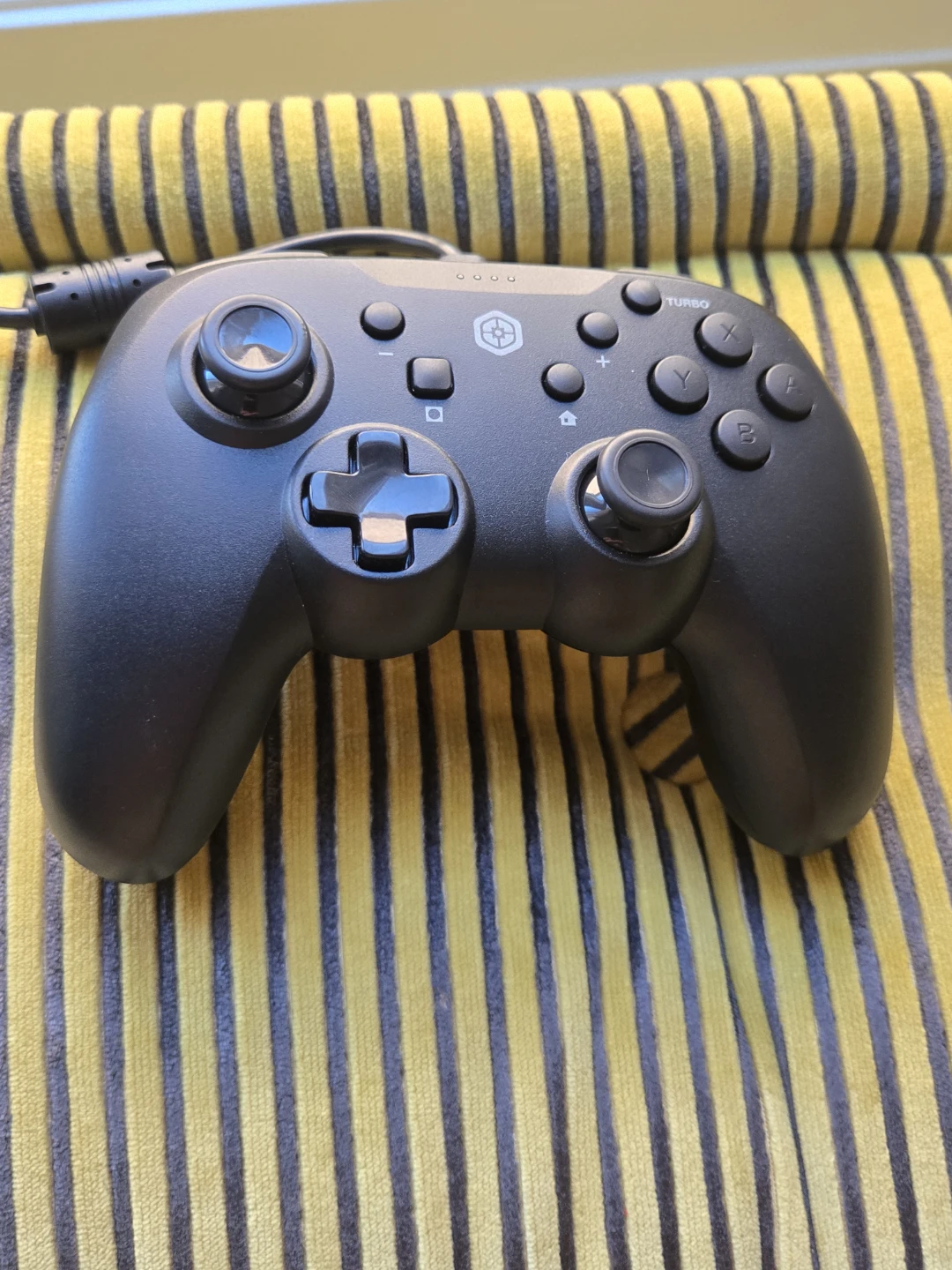 Nintendo Switch Game Controller and Cars 3: Driven to Win - photo 4