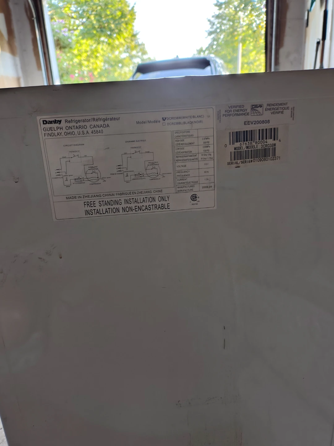 Danby Mini Fridge DCR038W - photo 5