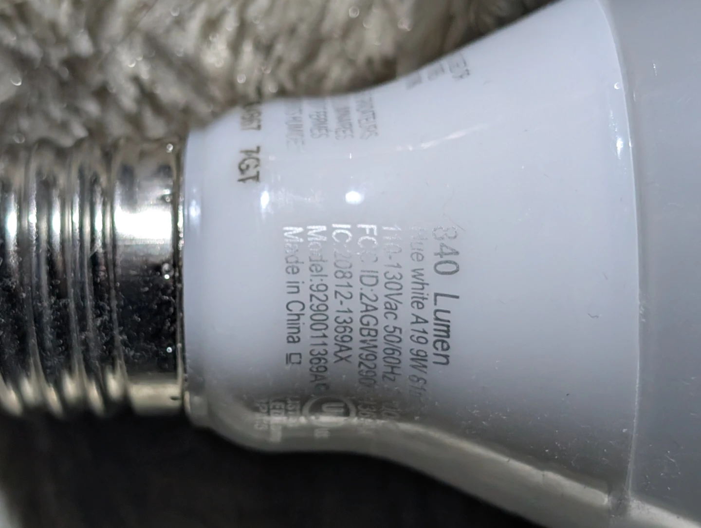 Philips Hue White A19 Bulb 4-Pack with Hub - photo 3