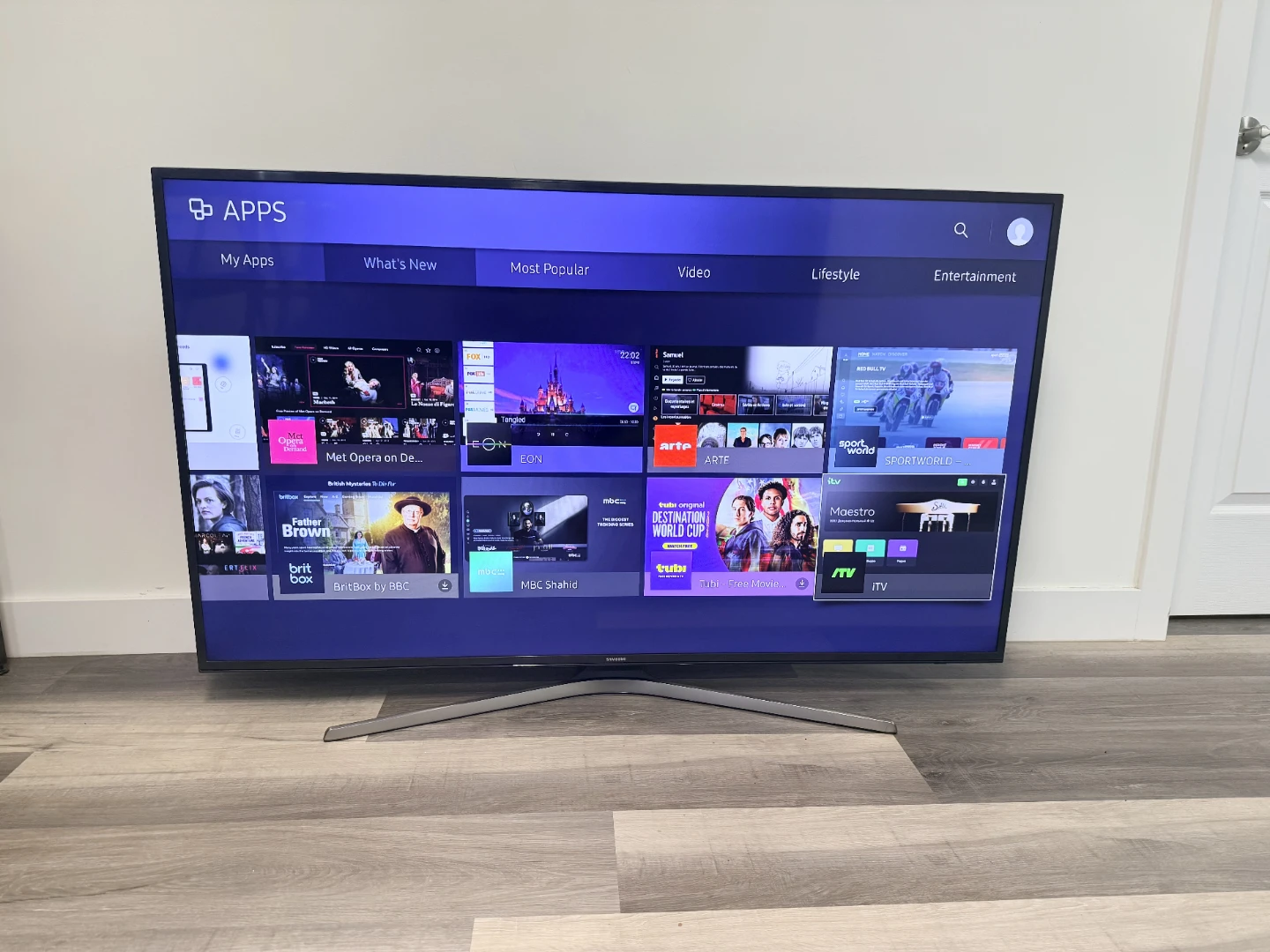 55 Inch Samsung Smart 4K TV - photo 3