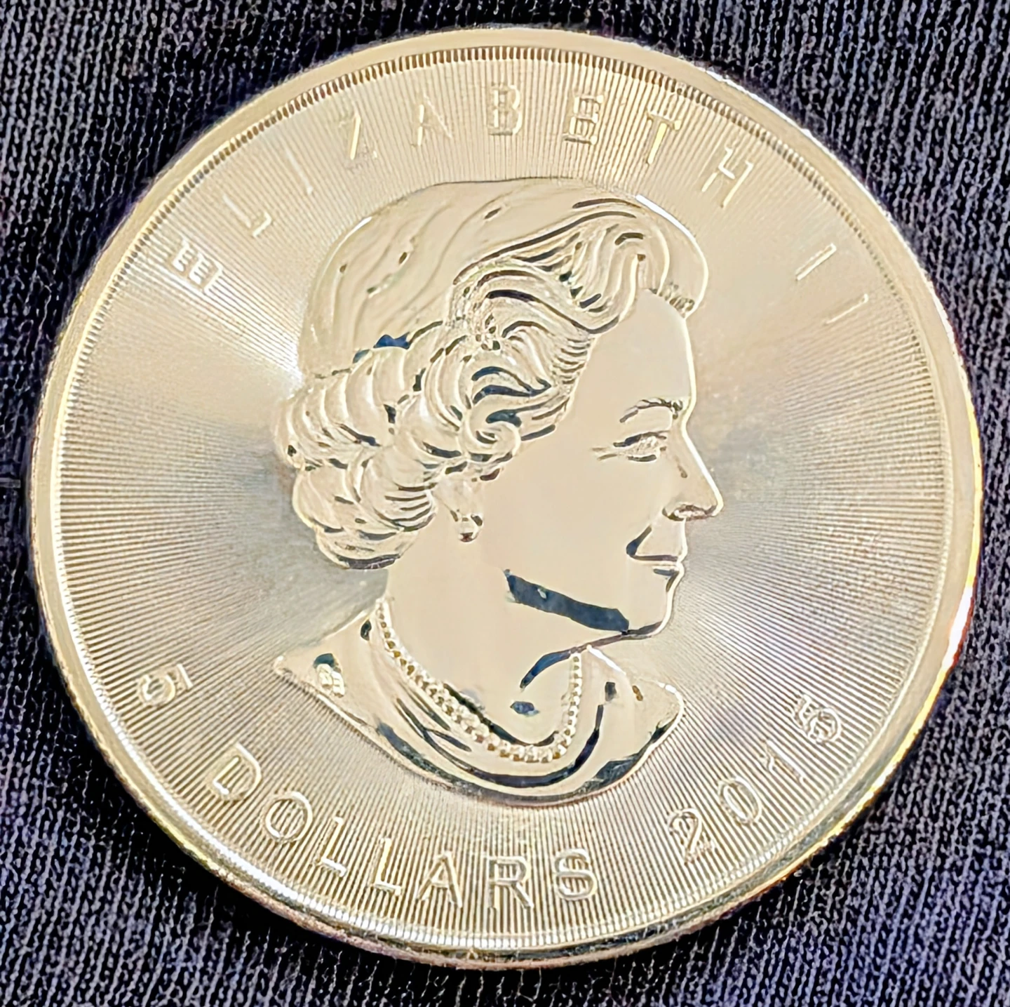 2015 Canadian Silver Maple Leaf Coin
