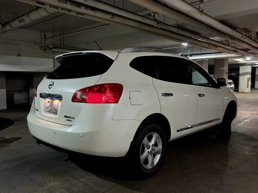 White Nissan Rogue SUV 2013 Special Edition - photo 2