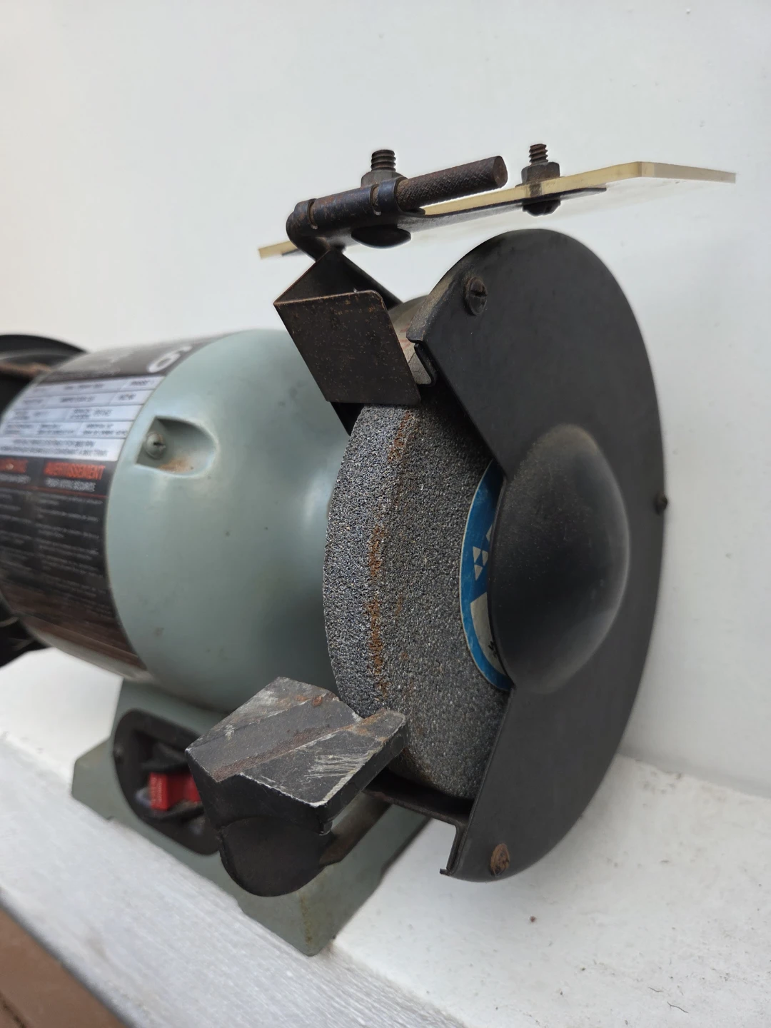 Delta 6" Bench Grinder - photo 3