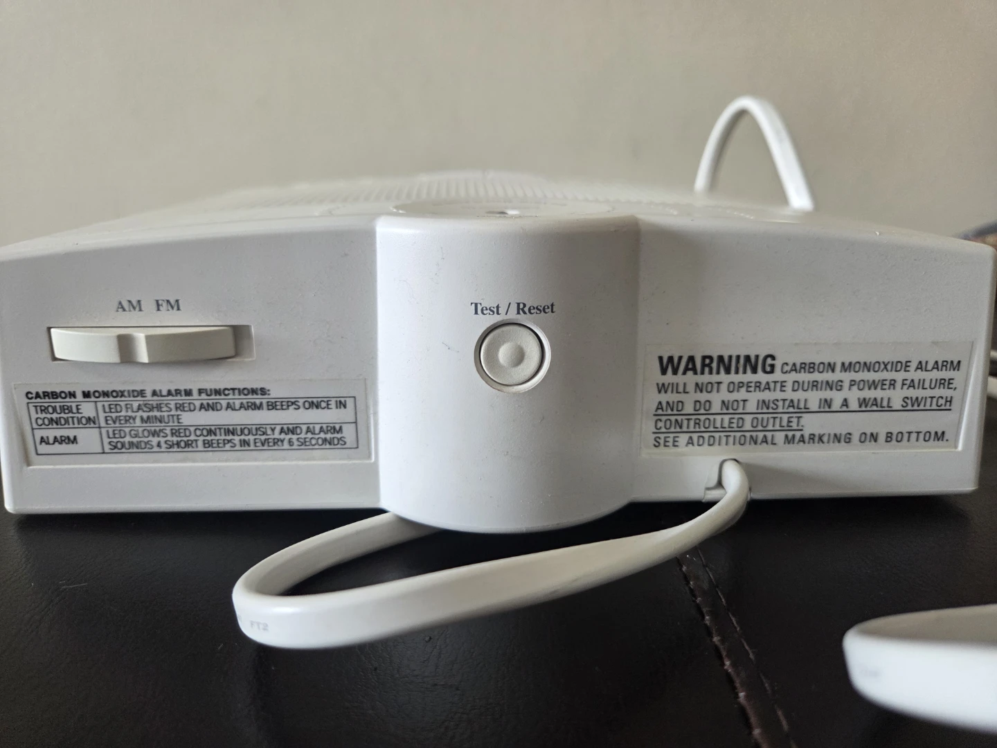 GE Carbon Monoxide Alarm Clock Radio AM/FM - photo 4