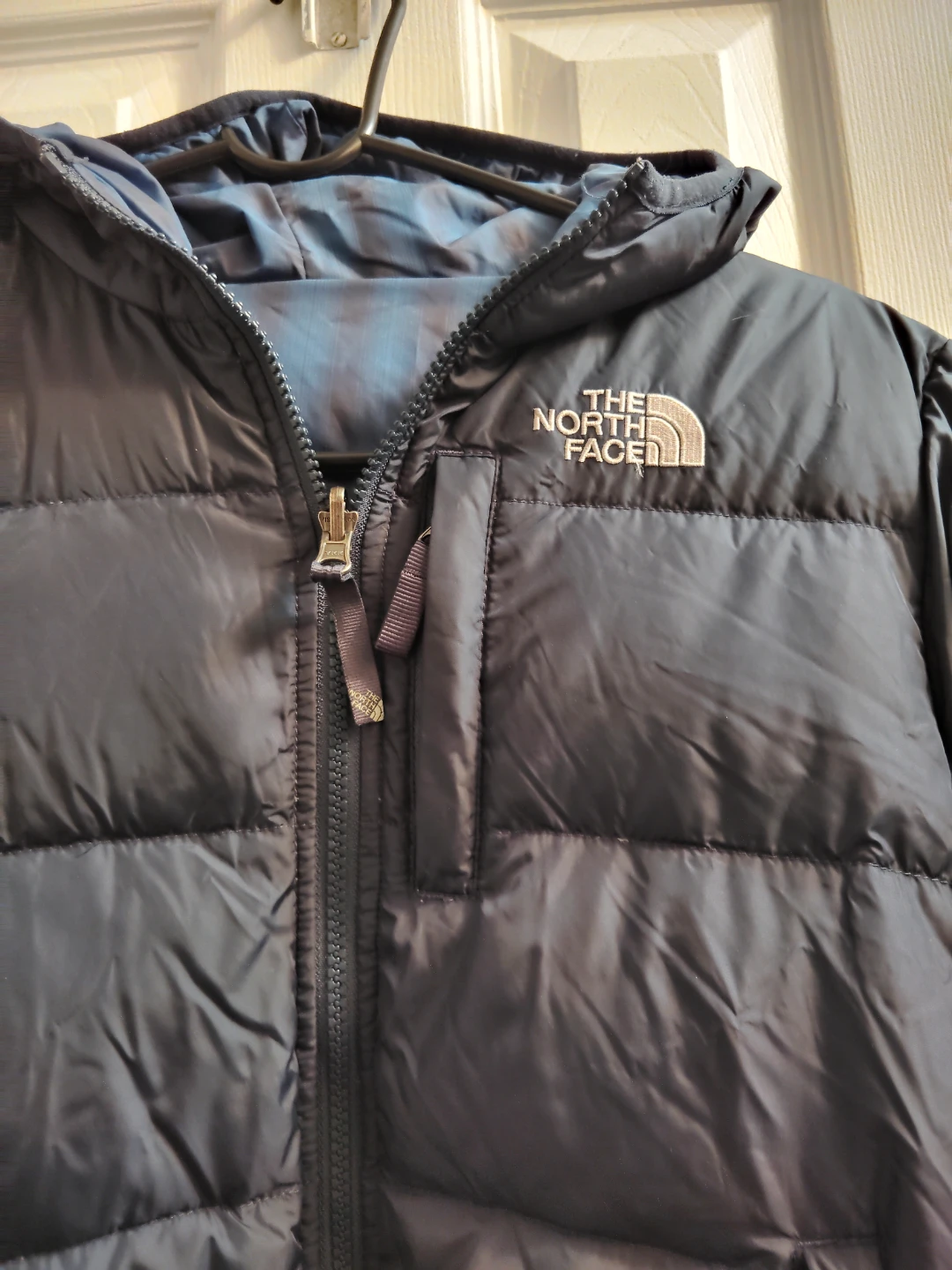 The North Face Boys 550 Reversible Down Jacket (Medium 10-12) - photo 2