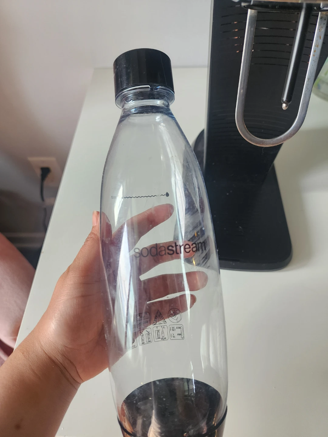 SodaStream Carbonator Machine with Bottle - photo 3