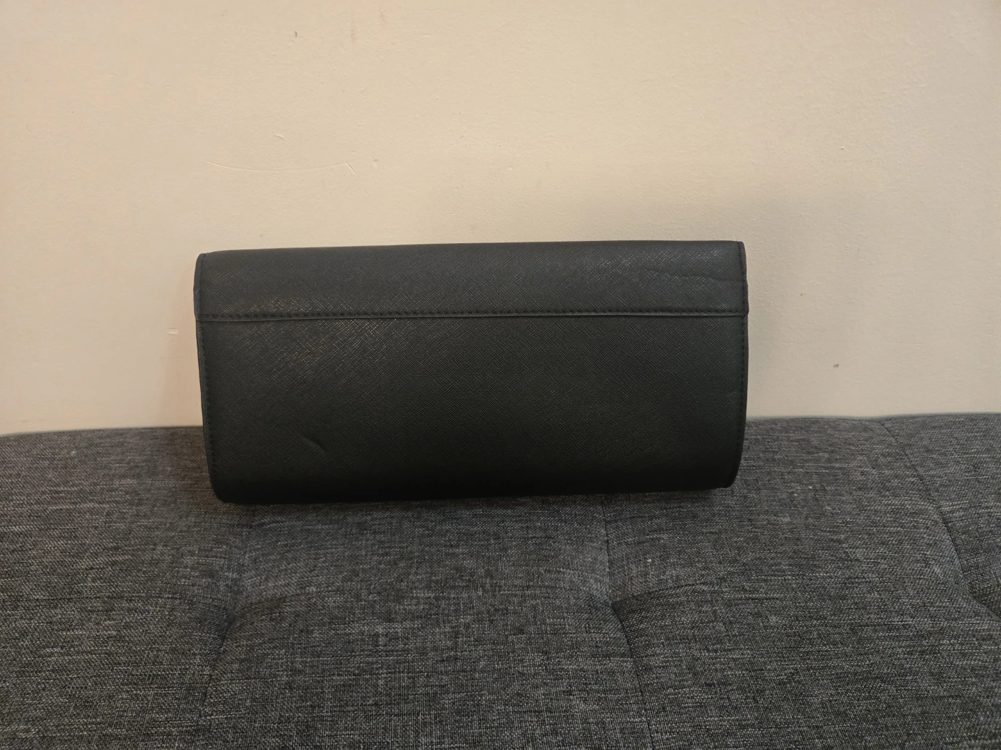 H&M Black Clutch with Gold Ring Detail - photo 2