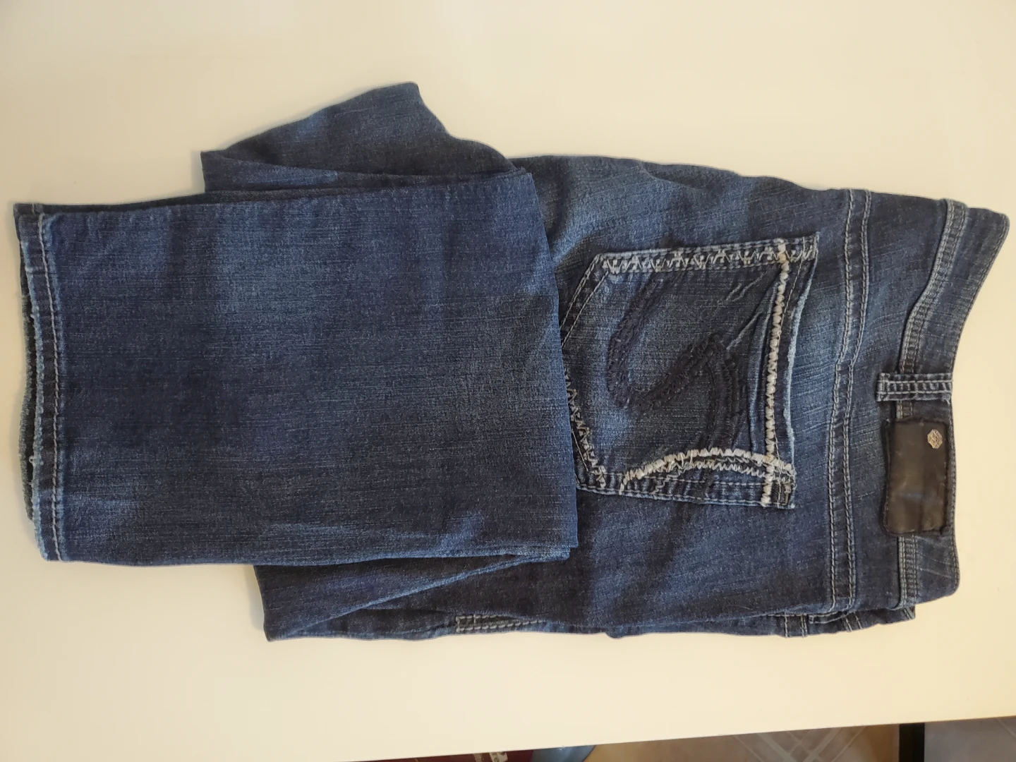 Silver Jeans Co. Aiko Mid-Rise Capri Jeans