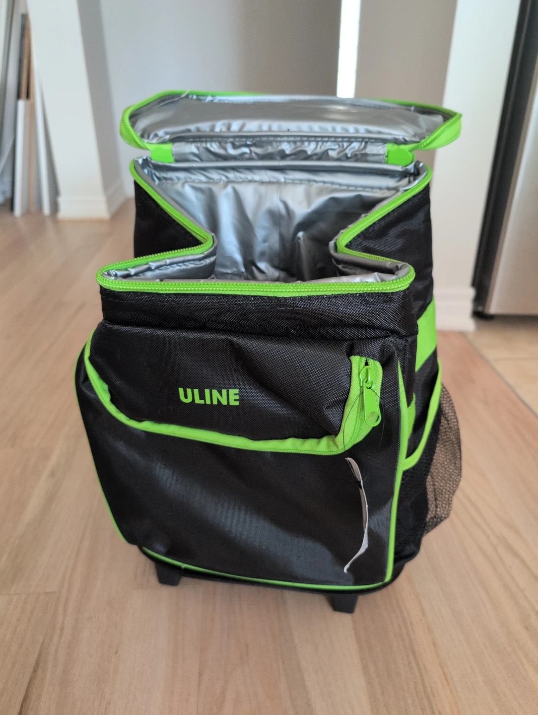 Uline Rolling Cooler Bag - photo 4