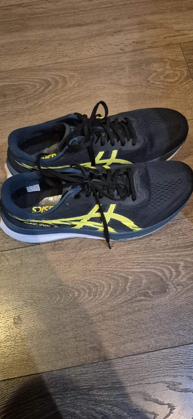 ASICS Magic Speed 4 Turbo Running Shoes( WITH BOX )