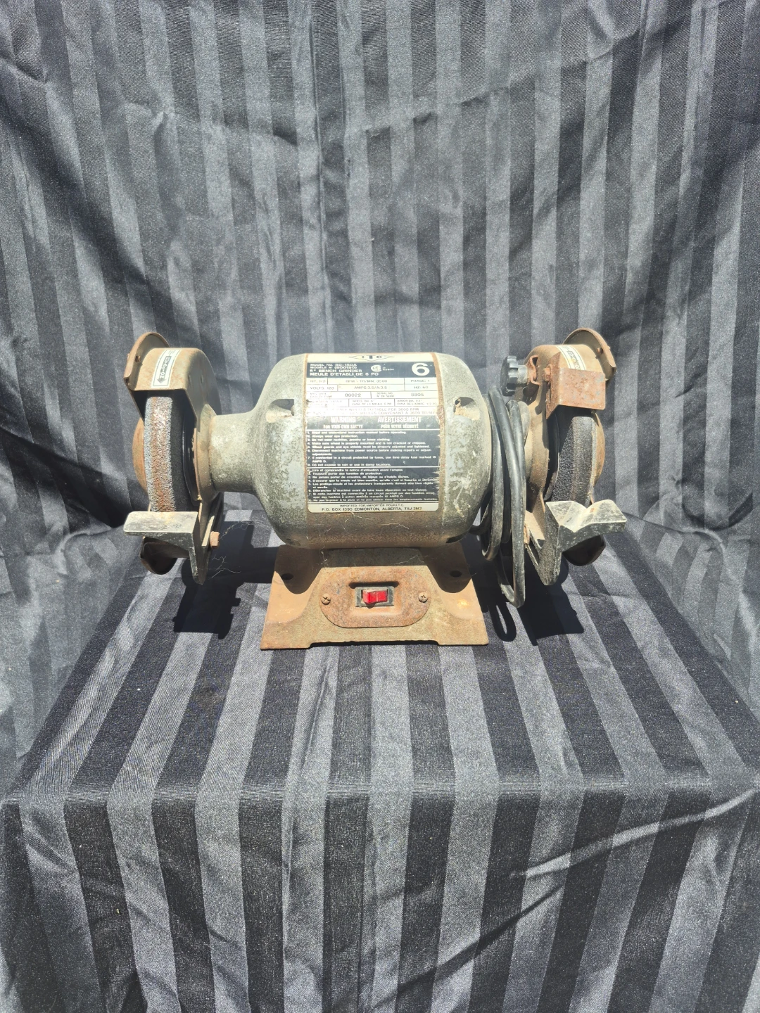 Bench grinder