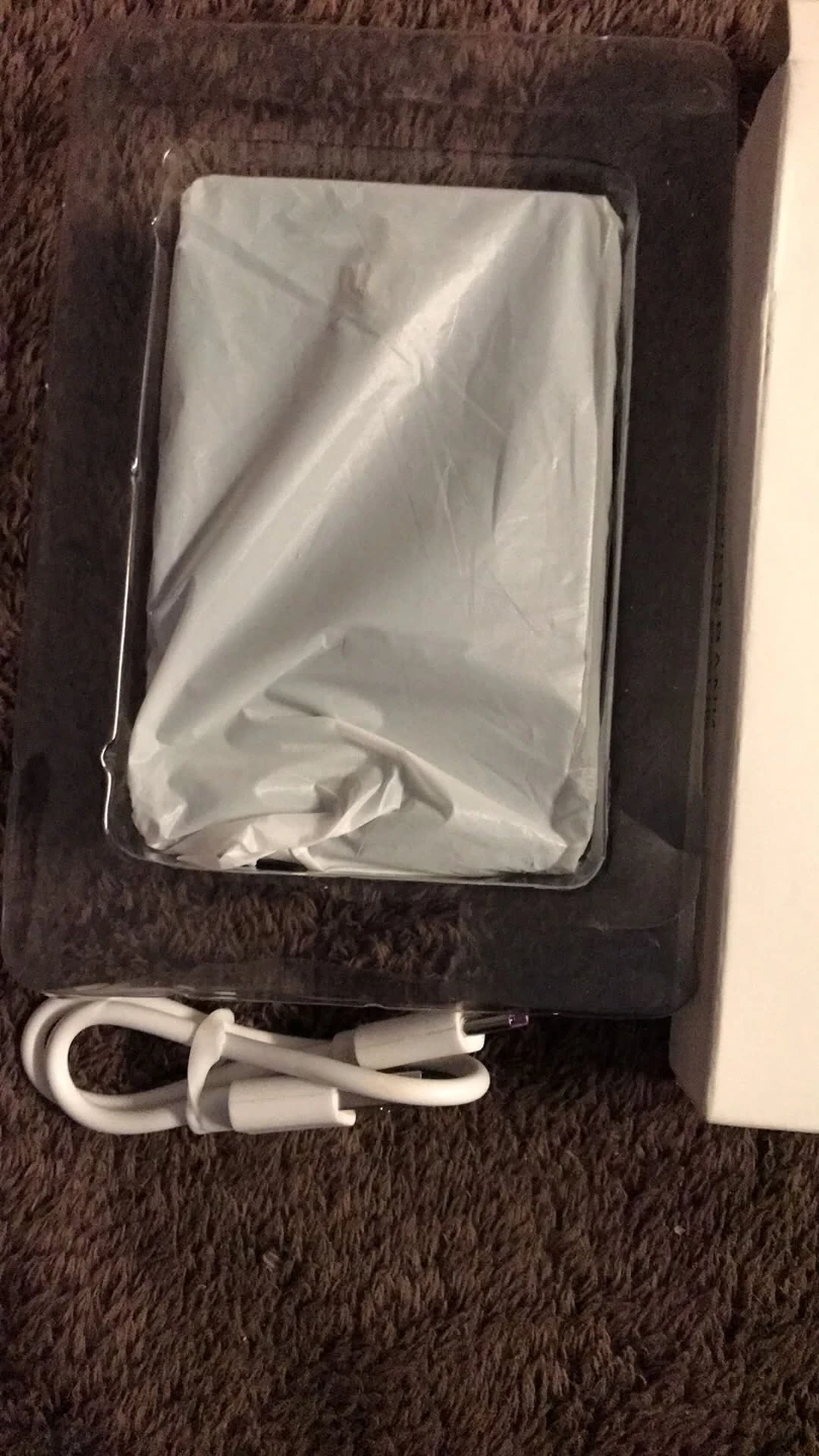 Wireless Magnetic Suction Fast Charger Powerbank - photo 4